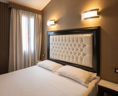 duomo-boutique-hotel-camere-black-room-003.jpg