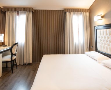 duomo-boutique-hotel-camere-black-room-004.jpg