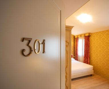 duomo-boutique-hotel-camere-red-room-002.jpg