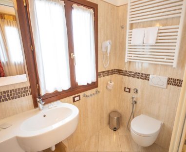 duomo-boutique-hotel-camere-red-room-013.jpg